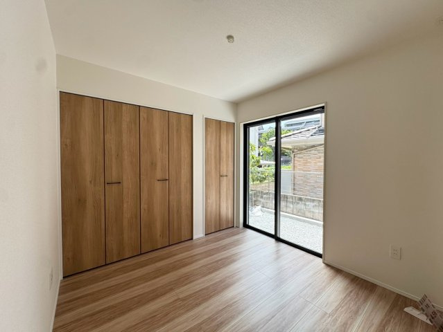  For.M Iーフォルムー小倉北区熊本3丁目2期　【小倉北区　新築戸建て】の洋室|１階洋室はお子様のプレイルームや書斎など、様々な用途で活用できます。　【小倉北区　新築戸建て】