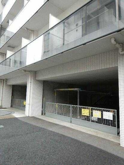 ＰＲＥＭＩＵＭ　ＣＵＢＥ菊川の駐車場