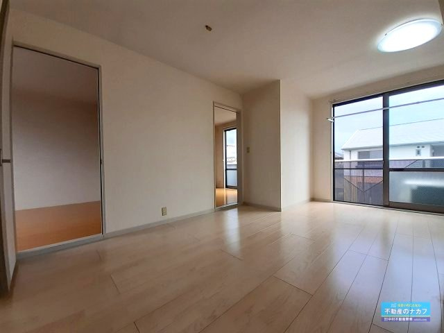 栄町一番館の居間・リビング|※過去の室内写真のため現況と異なる場合があります