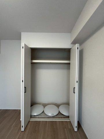 【収納】 | ハイネスプリモール城東 | 洋室（約6.2帖）：お部屋の収納スペースです。