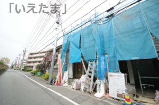 【外観】 | 【仲介手数料無料！！】日野市日野　新築戸建て（全3棟）No3　5280万円 | 令和８年４月４日撮影　建築中