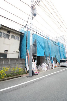 【外観】 | 【仲介手数料無料！！】日野市日野　新築戸建て（全3棟）No3　5280万円 | 令和８年４月４日撮影　建築中