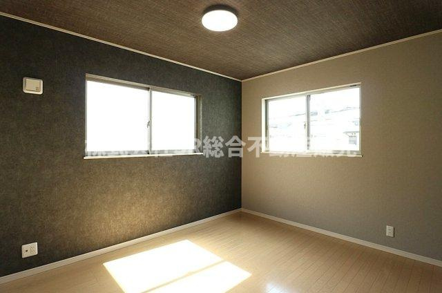 衣摺2丁目中古戸建の寝室|落ち着いて過ごせるお部屋なので、寝室にいかがでしょうか