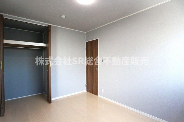 衣摺2丁目中古戸建の洋室|広々とした洋室です