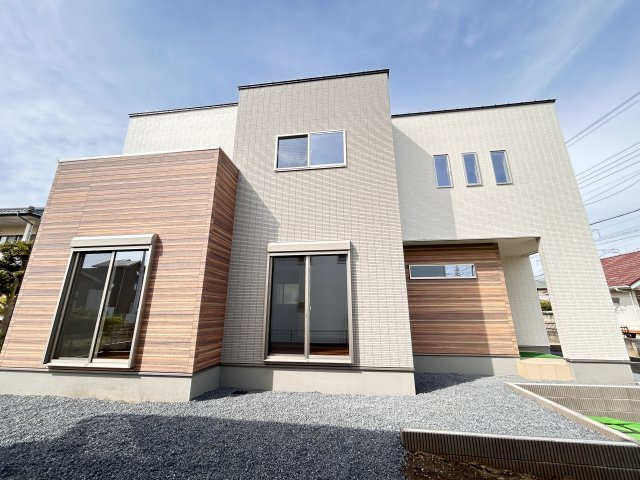 【ワイウッドコート】小山市羽川 第2期の外観|〇1号棟〇
4LDK+WIC+カースペース2台
テラスにもできる広々バルコニーが特徴の1号棟です☆
※2026年4月撮影