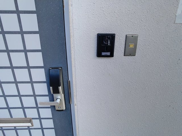 サンフラワーマンションの玄関|デジタルキーの物件です