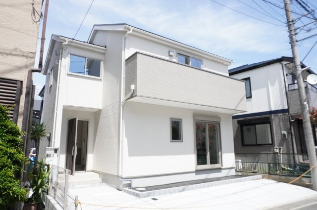 越谷市大字弥十郎 新築分譲住宅の外観