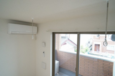 【設備】 | ブライト | エアコン・室内物干し