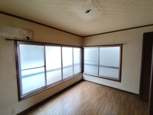 南篠崎4丁目住宅付店舗戸建の洋室