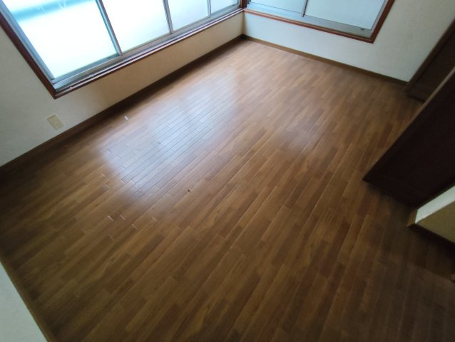 南篠崎4丁目住宅付店舗戸建の洋室