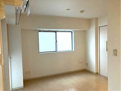 【寝室】 | レスペランス | ※参考写真※南東向き洋室9.2帖☆クローゼットがあります♪お洋服がスッキリ収納できて、整理しやすくなりますね☆