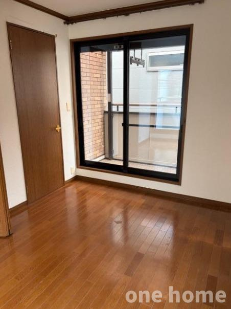 十三元今里1丁目中古戸建の洋室|◆2階は両面バルコニーで陽当たり・通風良好です！