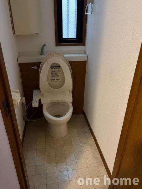 十三元今里1丁目中古戸建のトイレ|◆トイレは手洗いが別です！