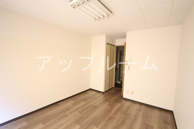 カレッジハイツ春日井の居間・リビング