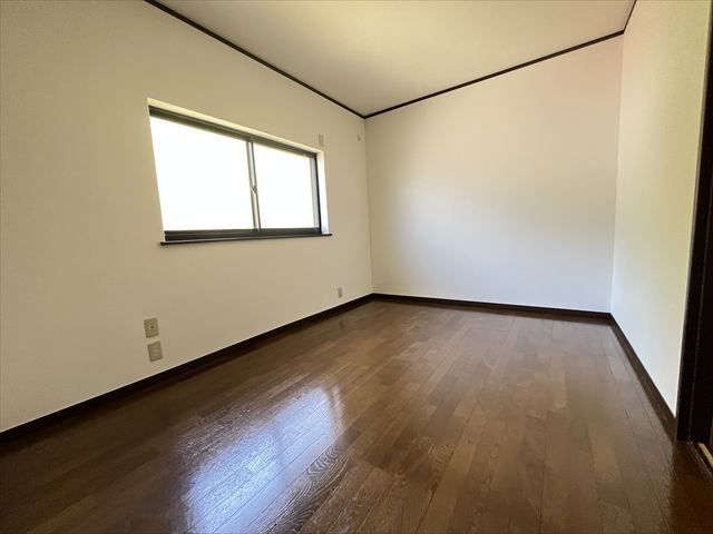 太子町山田戸建の洋室
