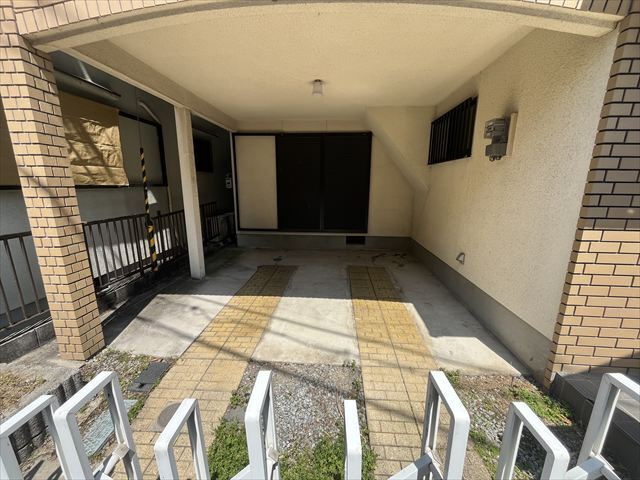 太子町山田戸建の駐車場