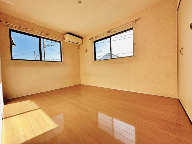 伊勢原市白根　中古戸建の洋室