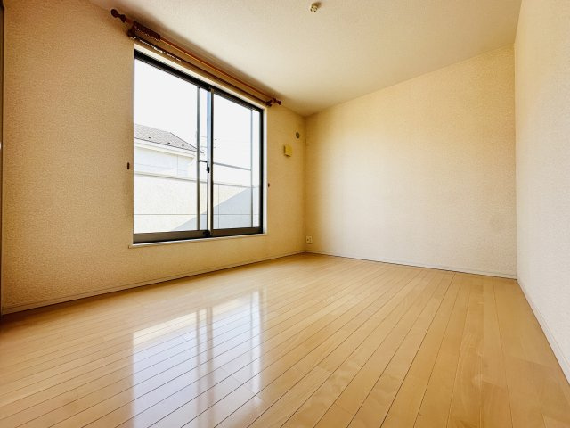 伊勢原市白根　中古戸建の洋室