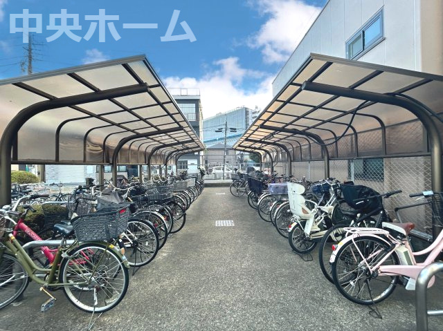 北千住パークファミリアの駐輪場|【自転車置き場】最新の空き状況や費用などの詳細は担当スタッフまでお問い合わせください。