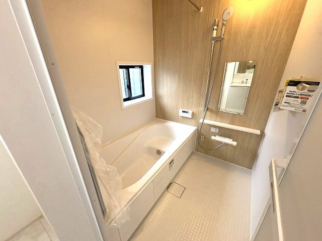 【浴室】 | 春日市須玖北5丁目　A号棟（全7棟）【仲介手数料無料・0円】 | 現地写真。浴室です。