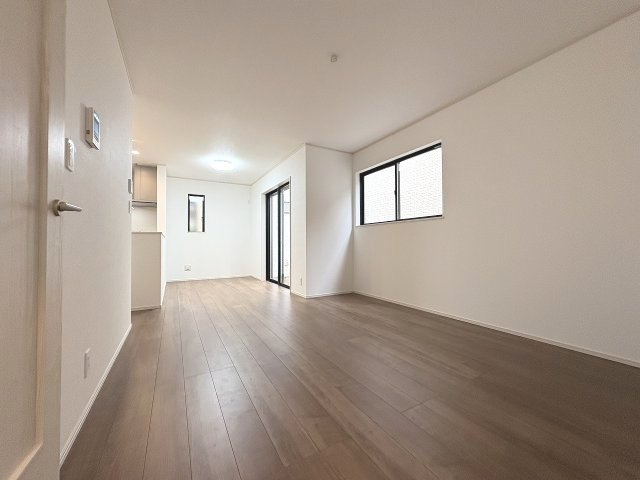 【居間・リビング】 | 春日市須玖北5丁目　A号棟（全7棟）【仲介手数料無料・0円】 | 現地写真。