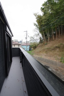 【バルコニー】 | 【仲介手数料無料！！】川崎市麻生区王禅寺東4丁目　新築戸建て（全3棟）B号棟　5480万円