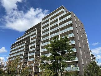 ベルシャトウ金町の外観|ドキドキの新生活も、安心してスタート。ぴったりの住まいを見つけませんか？クランディアが一緒に住まい選びをサポートします‼　まずは、お気軽にお問合せください　＃クランディア