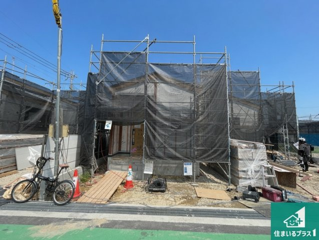 1(土)2(日)現地案内可能！香芝市高　新築一戸建ての外観|現在はこんな感じです。完成までが待ち遠しいですね。
