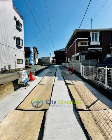 海老名市中新田5丁目　中古戸建　68.35坪の駐車場