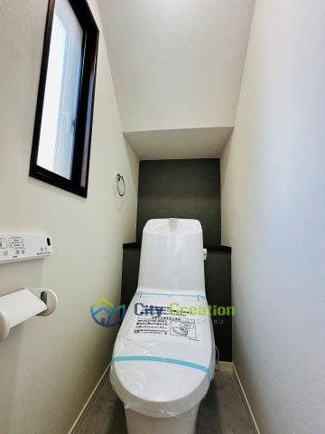 海老名市中新田5丁目　中古戸建　68.35坪のトイレ