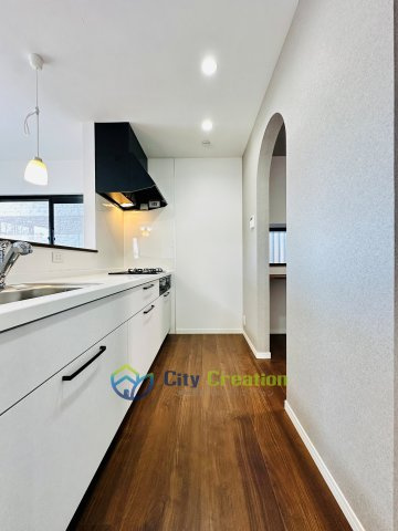 海老名市中新田5丁目　中古戸建　68.35坪のキッチン