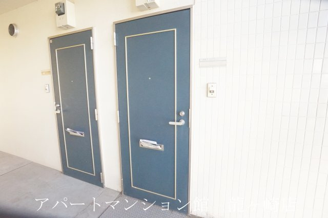 アークヒル佐貫の玄関