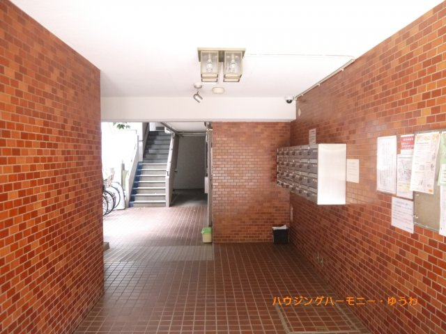 【その他共用部分】 | セザール赤塚公園 | 清潔感と歓迎感があるエントランスホールとなります。