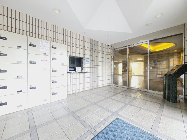 クローバーマンション周船寺壱番館のエントランス|〇宅配ＢＯＸで留守中の荷物も安心らくらく受取りできます。