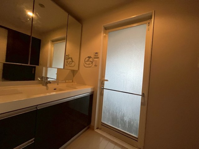 プレミスト北谷プロムナードクルーズ（中古マンション）の独立洗面台