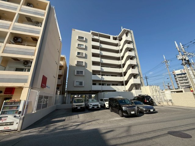 プレミスト北谷プロムナードクルーズ（中古マンション）の駐車場