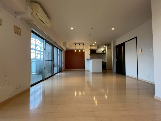 プレミスト北谷プロムナードクルーズ（中古マンション）の居間・リビング