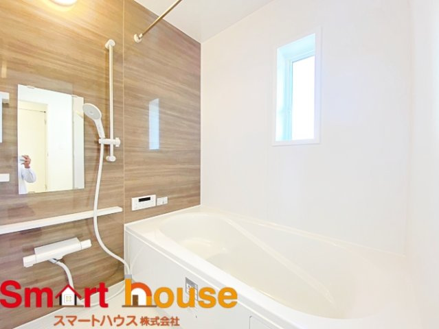 武蔵村山市中藤　新築5棟の浴室|一日の疲れを癒してくれる場所なので快適に過ごしていただく為にゆったりサイズのバスタブを用意しました。