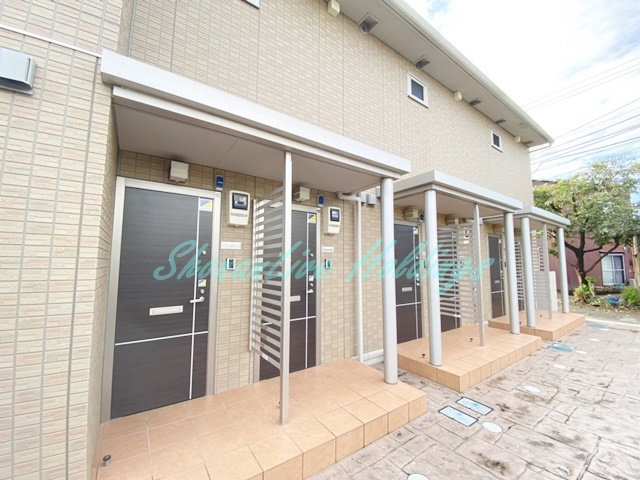 藤沢市本鵠沼５丁目のアパートのエントランス|毎日通るエントランス♪