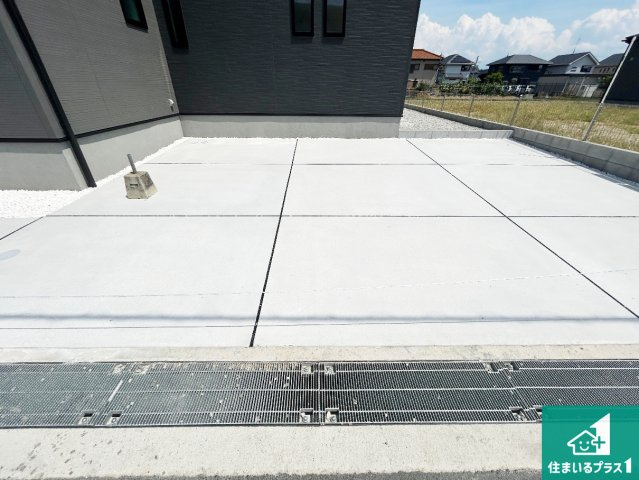 ●香芝市高　新築一戸建ての駐車場|駐車スペース！散水栓があるので、こまめに愛車を洗えます！