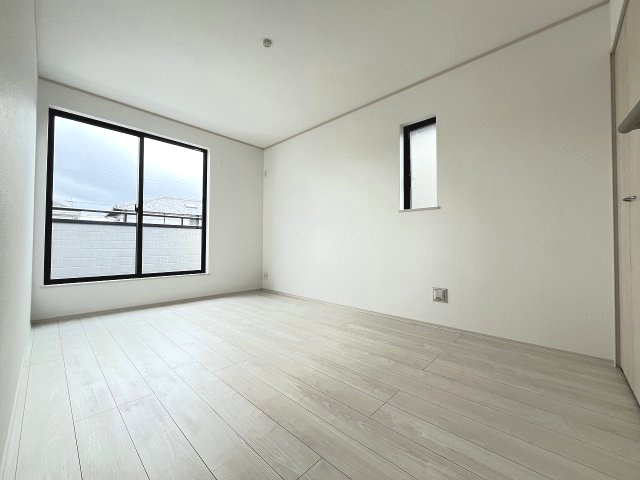 【寝室】 | 春日市須玖北5丁目　C号棟（全7棟）【仲介手数料無料・0円】 | 現地写真。2階主寝室です。