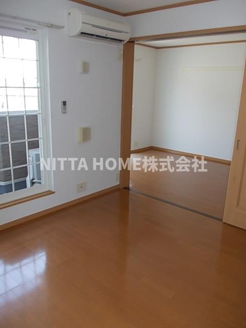 クラールＢの居間・リビング|１１．９帖のリビングルームです★