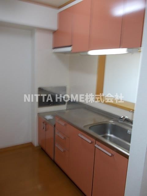 クラールＢのキッチン|上下収納付きのカウンターキッチン◇