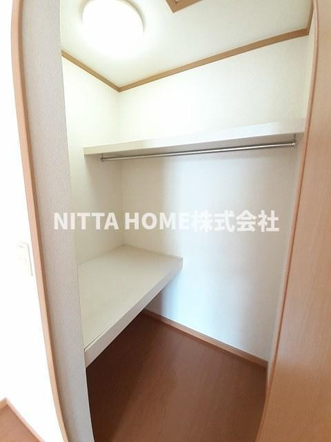 クラールＢの収納|洋室についているウォークインクローゼットです★