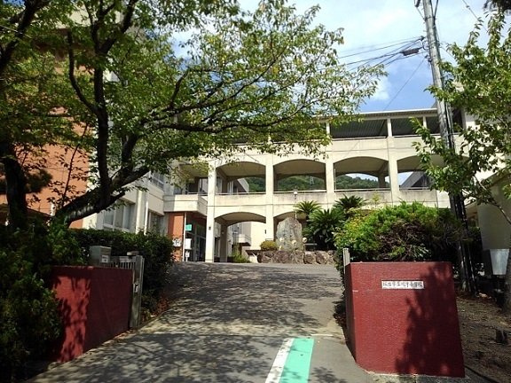 アステールの周辺|坂出市立川津小学校まで1100m