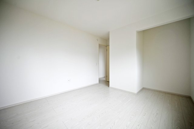 テラシエ花屋敷つつじガ丘新築一戸建て│4LDK+並列駐車2台可の収納|-洋室6.6帖(2F)-