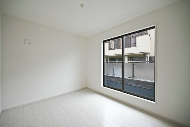 テラシエ花屋敷つつじガ丘新築一戸建て│4LDK+並列駐車2台可の洋室|-洋室5.2帖(2F)-