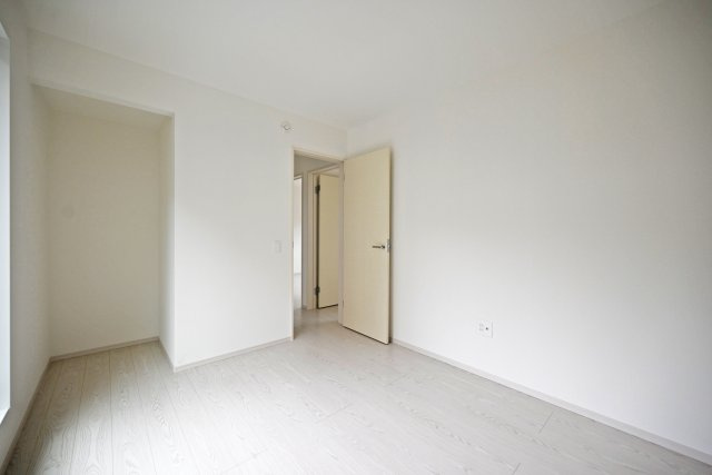 テラシエ花屋敷つつじガ丘新築一戸建て│4LDK+並列駐車2台可の収納|-洋室5.2帖(2F)-