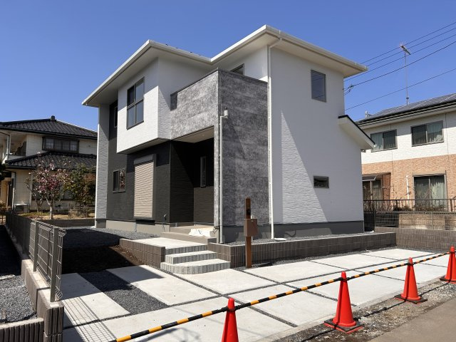 【ワイウッドコート】小山市羽川 第2期の外観|〇1号棟〇
4LDK+WIC+カースペース2台
テラスにもできる広々バルコニーが特徴の1号棟です☆
※2026年4月撮影
