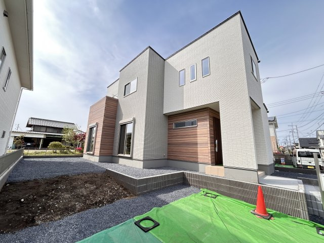 【ワイウッドコート】小山市羽川 第2期の外観|〇2号棟〇
カースペース2台並列駐車可能！
お車での来客も安心です☆
※2026年4月撮影
